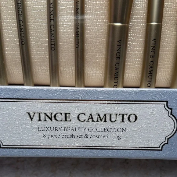 Vince Camuto Luxury beauty collection 8 pcs Brush set and 1 cosmetic bag - Picture 4 of 5